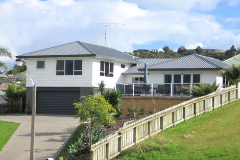 Photo of property in 35 Savoy Road, Orewa, 0931