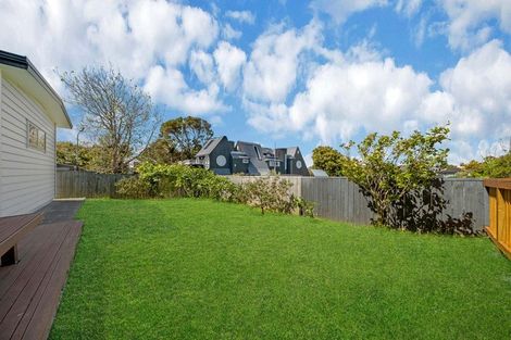 Photo of property in 66a Marine Parade, Mellons Bay, Auckland, 2014
