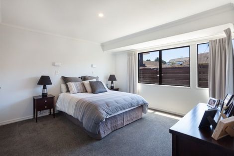 Photo of property in 13 Ngamotu Place, Mount Maunganui, 3116