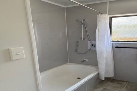 Photo of property in 21 Southsea Crescent, Silverdale, Hamilton, 3216