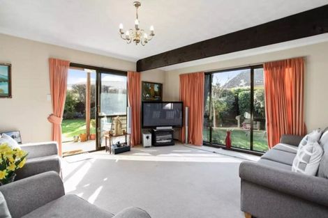 Photo of property in 25 Wyatt Place, Russley, Christchurch, 8042