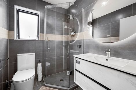 Photo of property in 65 Whare Kauri Road, Papakura, 2110