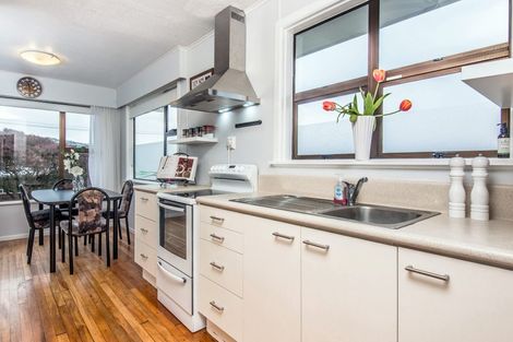 Photo of property in 10 Beazley Avenue, Paparangi, Wellington, 6037