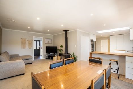 Photo of property in 16 Leon Place, Waitara, 4320