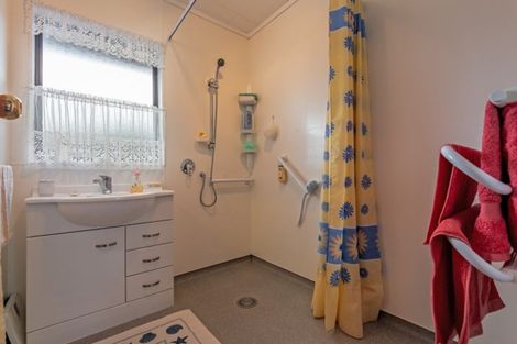 Photo of property in 25 Colonial Place, Kelvin Grove, Palmerston North, 4414