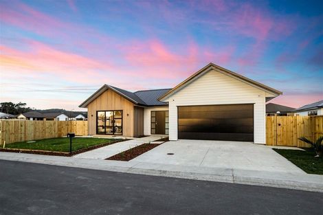 Photo of property in 3 Cutfield Lane, Kumeu, 0810