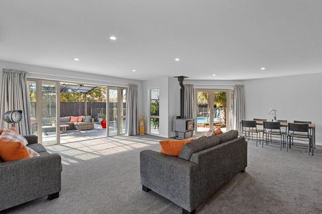 Photo of property in 16 Sovereign Gardens, Halswell, Christchurch, 8025