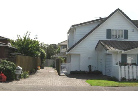 Photo of property in 2/52 Milford Road, Milford, Auckland, 0620