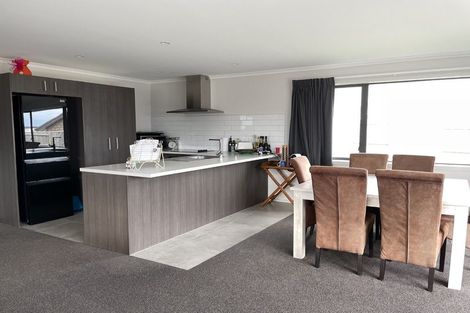 Photo of property in 32 Varsity Heights, Fitzherbert, Palmerston North, 4410