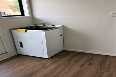 Photo of property in 2/10 Taitimu Drive, Weymouth, Auckland, 2103