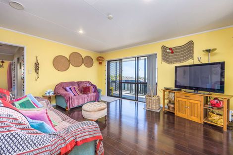 Photo of property in 32 Wai Iti Place, Clendon Park, Auckland, 2103