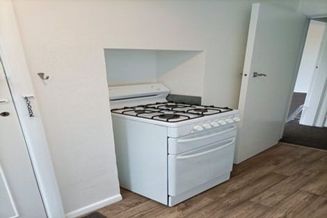 Photo of property in 54 Apuka Street, Brooklyn, Wellington, 6021