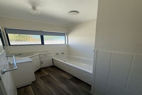 Photo of property in 13 Pyle Road West, One Tree Point, 0118