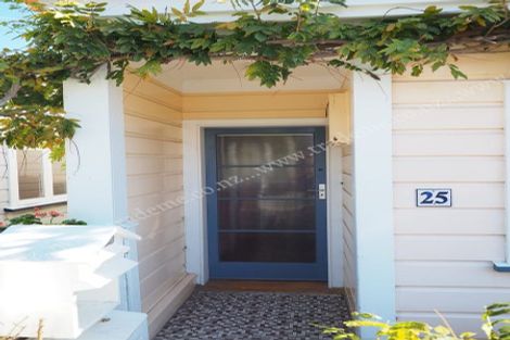 Photo of property in 25 Moir Street, Mount Victoria, Wellington, 6011