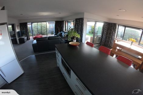 Photo of property in 62 Geneva Terrace, Kelvin Grove, Palmerston North, 4414