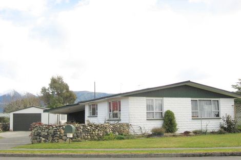 Photo of property in 111 Quintin Drive, Te Anau, 9600