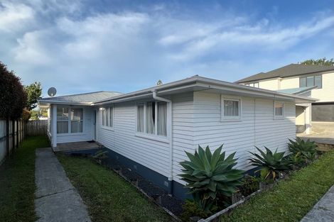 Photo of property in 18 Keats Place, Blockhouse Bay, Auckland, 0600