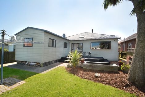 Photo of property in 55 Hargest Crescent, Saint Kilda, Dunedin, 9012