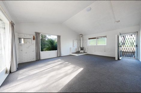 Photo of property in 24 Robert Burke Place, Henderson, Auckland, 0612