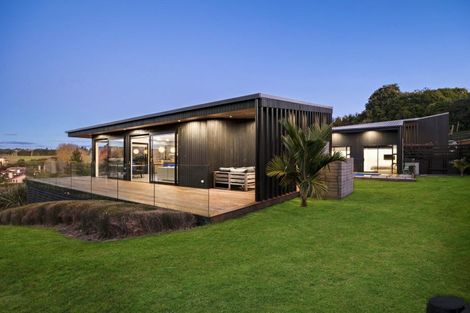 Photo of property in 27 Brownhill Road, Whitford, Manurewa, 2576