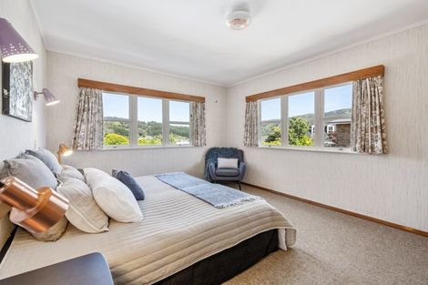 Photo of property in 33 Dowling Grove, Silverstream, Upper Hutt, 5019