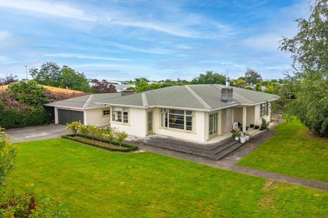 Photo of property in 13 Cambridge Road, Martinborough, 5711