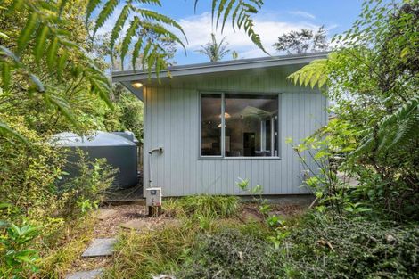 Photo of property in 105 Bays Road, Orere Point, 2585