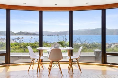 Photo of property in 167 Breaker Bay Road, Breaker Bay, Wellington, 6022