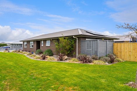 Photo of property in 1 Routhan Way, Carterton, 5713