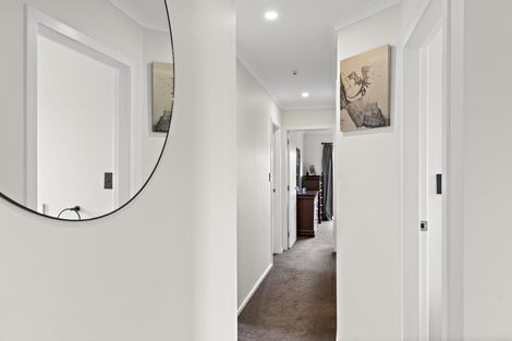 Photo of property in 1 Routhan Way, Carterton, 5713