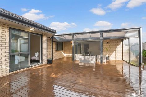 Photo of property in 17 Ohau Court, Fairview Heights, Auckland, 0632