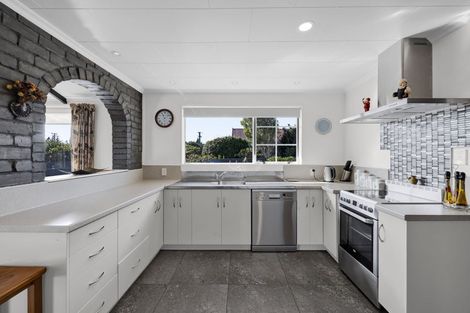 Photo of property in 5 Flint Road West, Stratford, 4332
