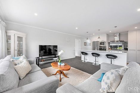 Photo of property in 12 Passchendaele Grove, Trentham, Upper Hutt, 5018