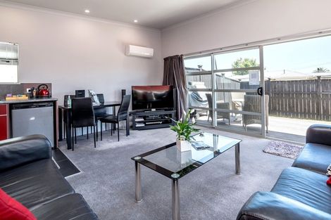 Photo of property in 24 Cologne Street, Martinborough, 5711