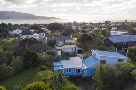 Photo of property in 73 Golf Road, Paraparaumu Beach, Paraparaumu, 5032