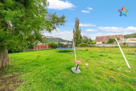 Photo of property in 132 Wellington Road, Wainuiomata, Lower Hutt, 5014