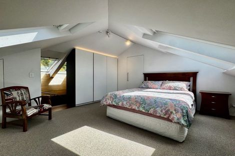 Photo of property in 16 Burnham Street, Seatoun, Wellington, 6022