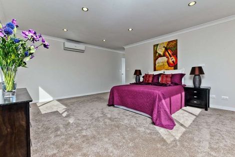 Photo of property in 60 Huntington Park Drive, Greenhithe, Auckland, 0632