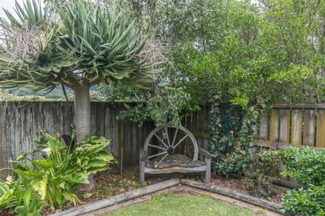 Photo of property in 4 Chilton Drive, Paraparaumu, 5032