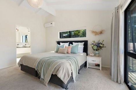 Photo of property in 113 Vipond Road, Stanmore Bay, Whangaparaoa, 0932