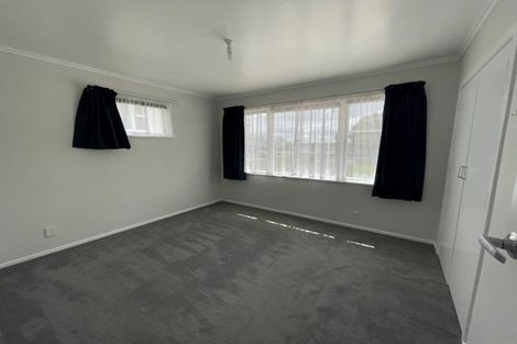 Photo of property in 60 St Leonards Road, Kelston, Auckland, 0602