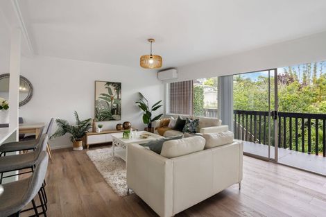 Photo of property in 2/18 Bevyn Street, Castor Bay, Auckland, 0620