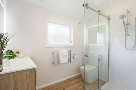 Photo of property in 2/40 Salisbury Road, Birkdale, Auckland, 0626