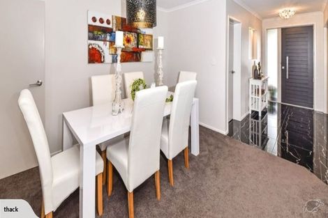 Photo of property in 9 Tongeren Square, Karaka, Papakura, 2113