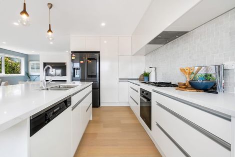 Photo of property in 19 Scarboro Terrace, Murrays Bay, Auckland, 0630