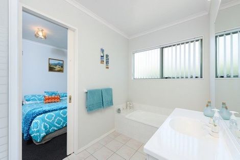 Photo of property in 40 Fairview Place, Te Puke, 3119