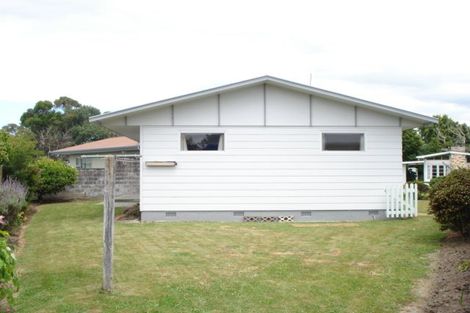 Photo of property in 33 Buick Crescent, Awapuni, Palmerston North, 4412