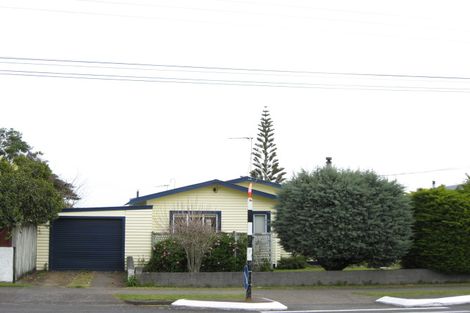Photo of property in 174 Mangorei Road, Merrilands, New Plymouth, 4312