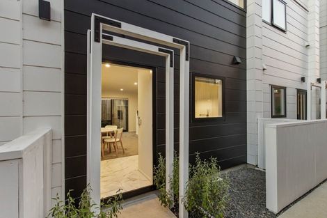 Photo of property in 5/21 Karamu Street, Te Atatu Peninsula, Auckland, 0610