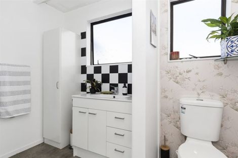 Photo of property in 11a Hilltop Road, Parkvale, Tauranga, 3112